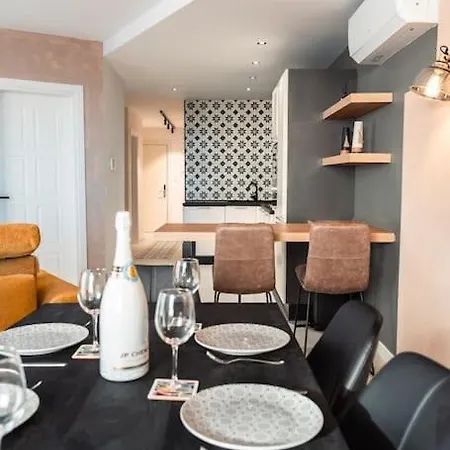 Apartment Top Quality -branded -seafront *